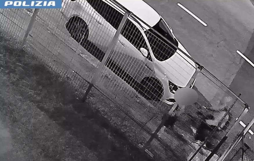 Molestatore sessuale seriale a Ferrara, tre ragazze vittime: arrestato l’uomo