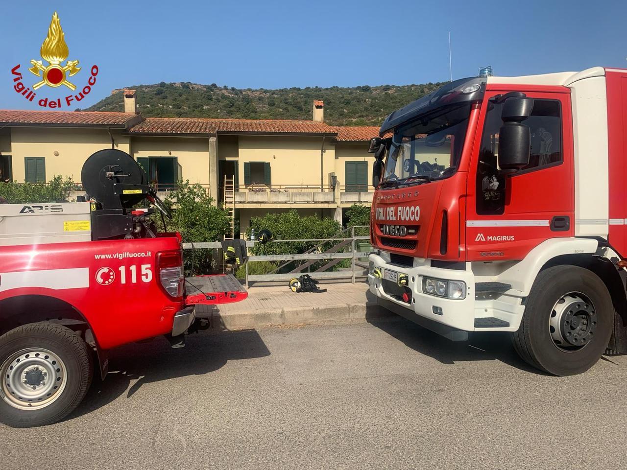 Bosa, va a fuoco un appartamento: soccorsi in azione