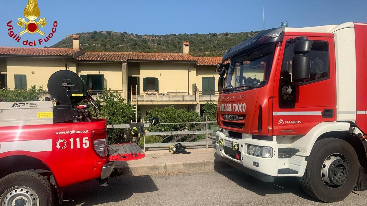 Bosa, va a fuoco un appartamento: soccorsi in azione