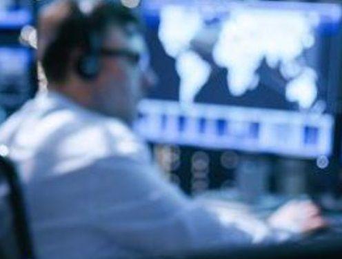 Crash informatico, cosa c’è dietro al caos che ha mandato in tilt aeroporti, banche e media di tutto il mondo: il problema, i tempi e l’esperto