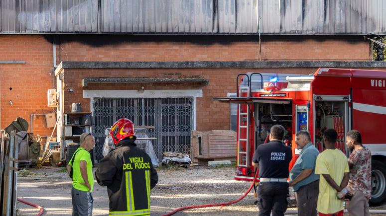 Incendio a Fiscaglia, resta gravissimo l’operaio