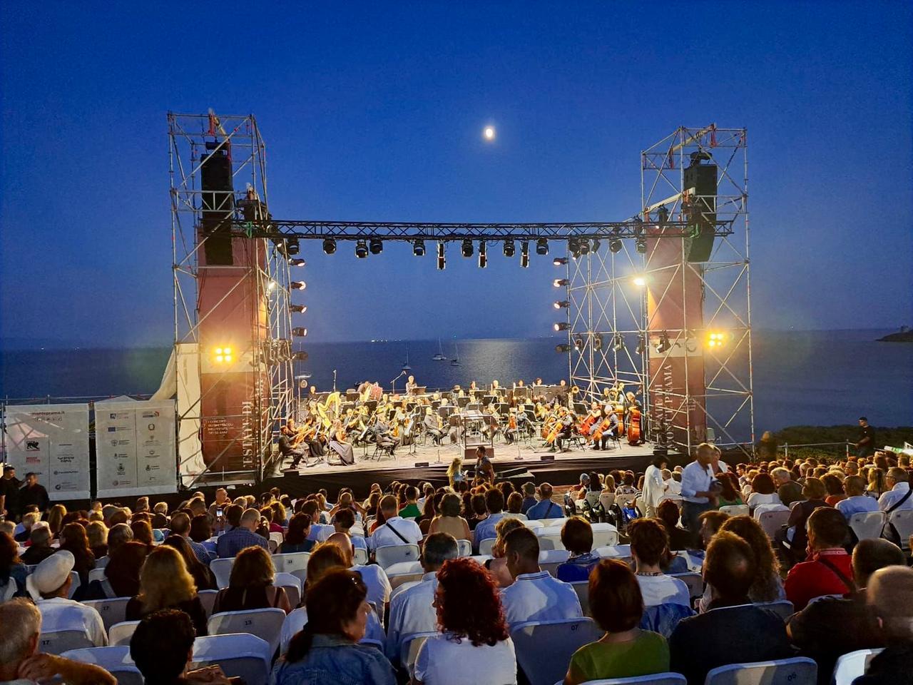 Cabras, dall’Opera del Lirico di Cagliari al sax di Chris Potter all’anfiteatro di Tharros