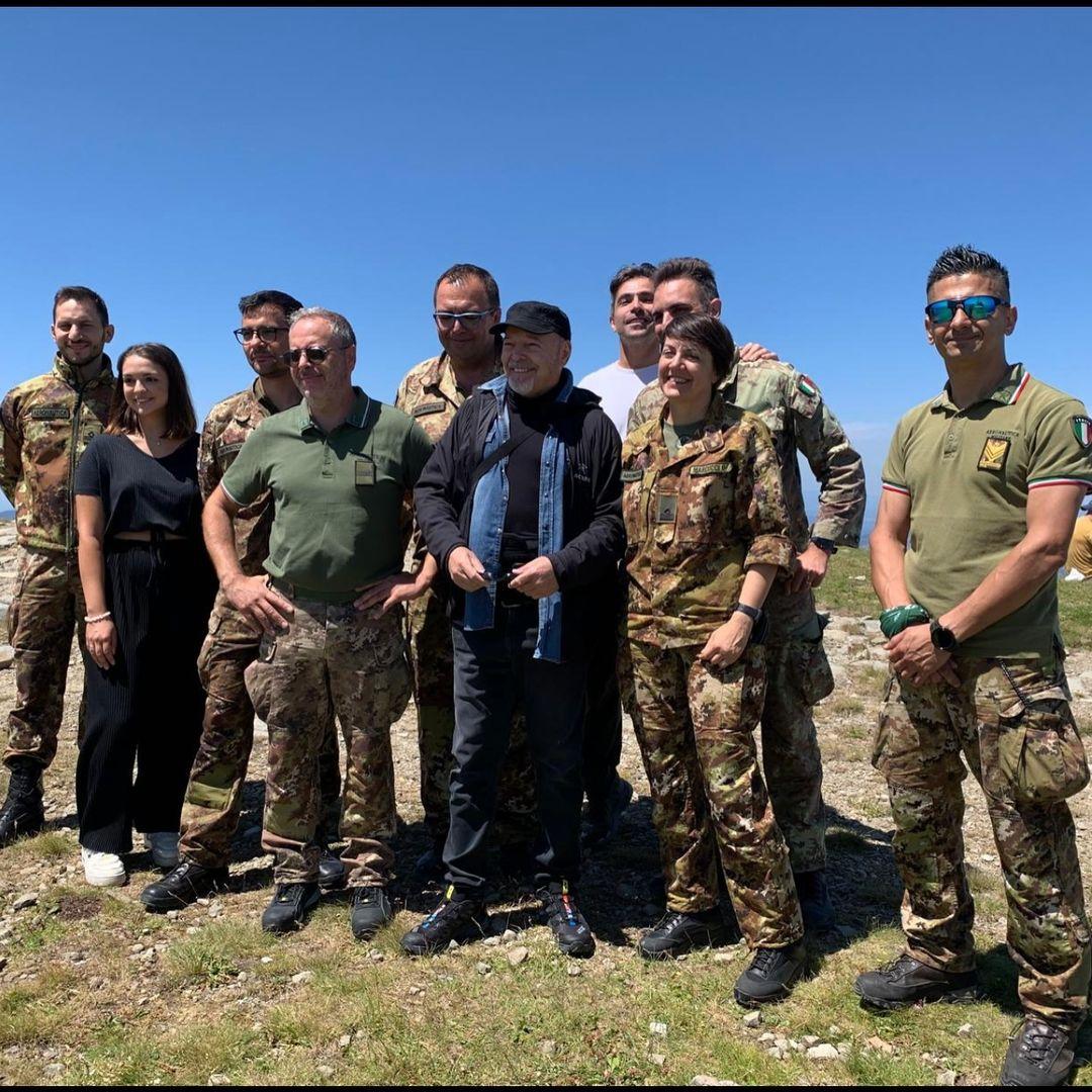 Vasco Rossi sul monte Cimone, il panorama dell’Appennino in regalo ai fan sui social