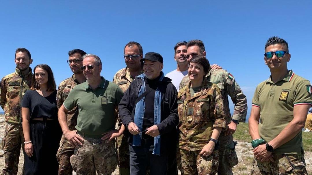 Vasco Rossi sul monte Cimone, il panorama dell’Appennino in regalo ai fan sui social