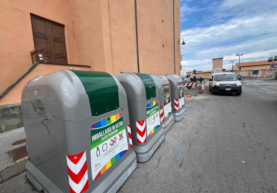Livorno, cassonetti ancora ad accesso libero: ecco dove saranno chiusi dopo l’estate
