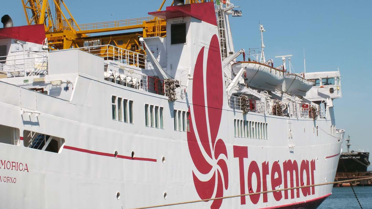 
	Un traghetto Toremar

