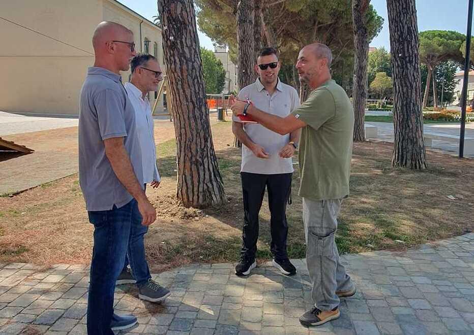 I tecnici in piazza Carducci