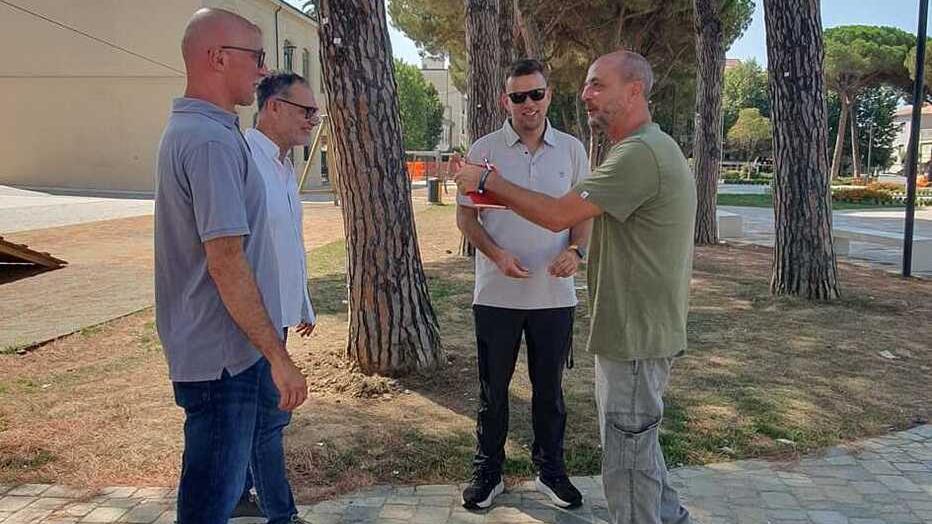 I tecnici in piazza Carducci