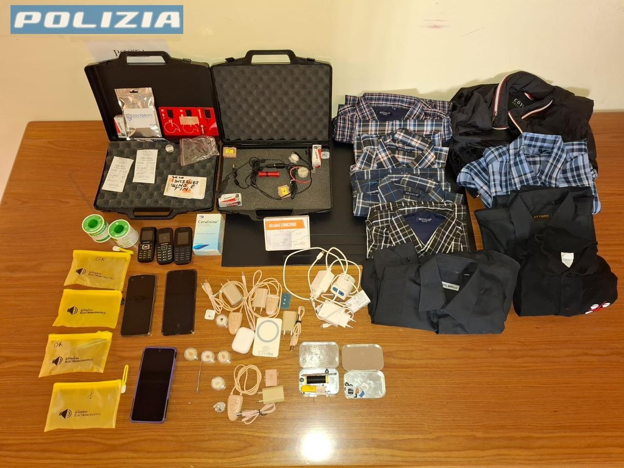 Sassari, all’esame della patente con le telecamere nei bottoni della camicia