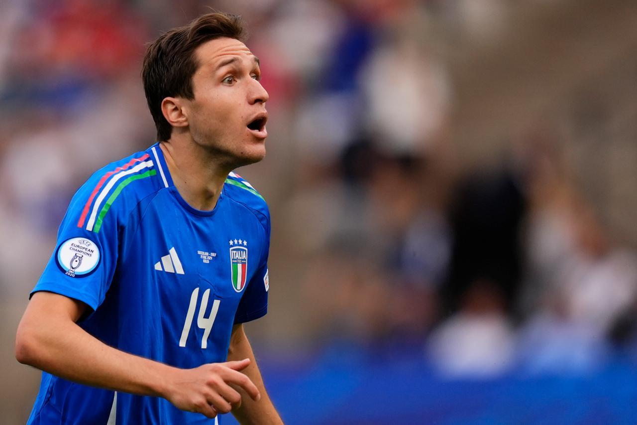 
	Federico Chiesa con la maglia della Nazionale

