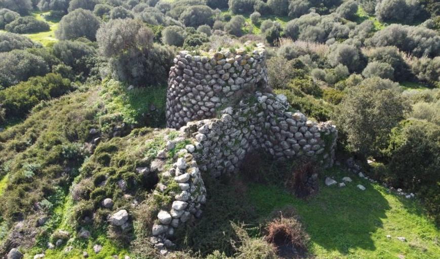 
	Il nuraghe Mesu Maiore

