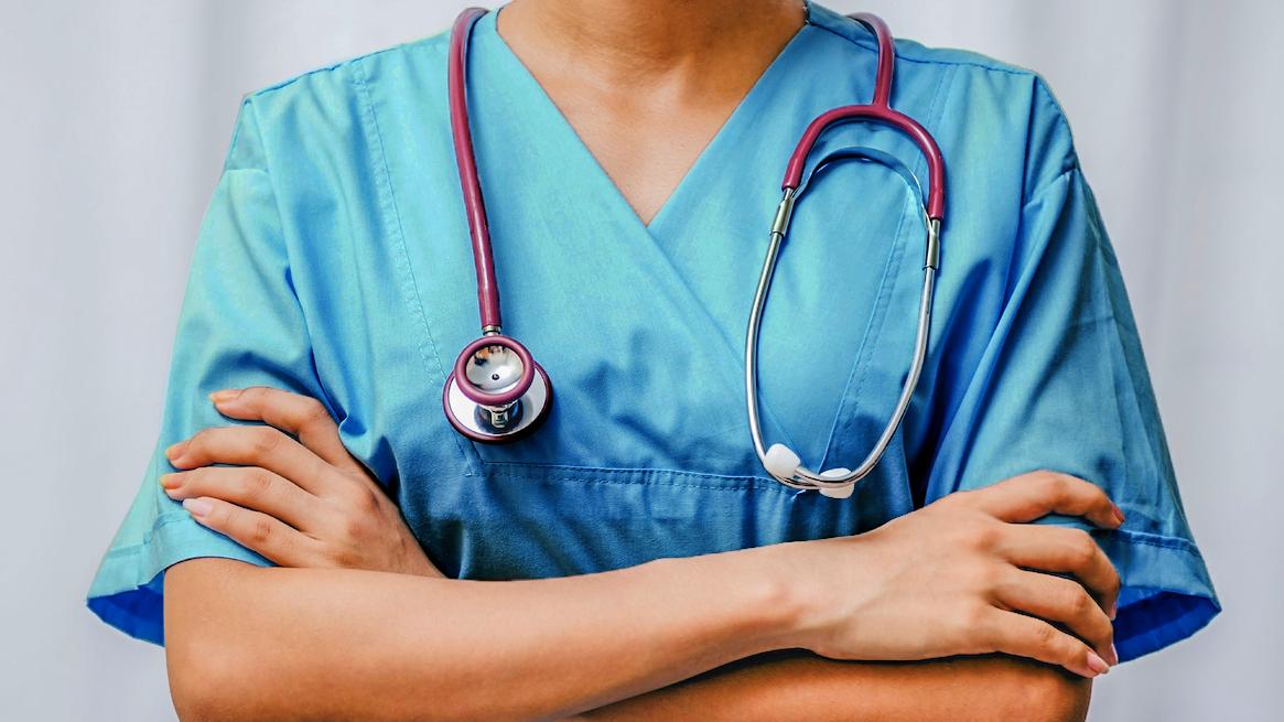 Infermiere, dove vai? Sempre più scelgono l’estero