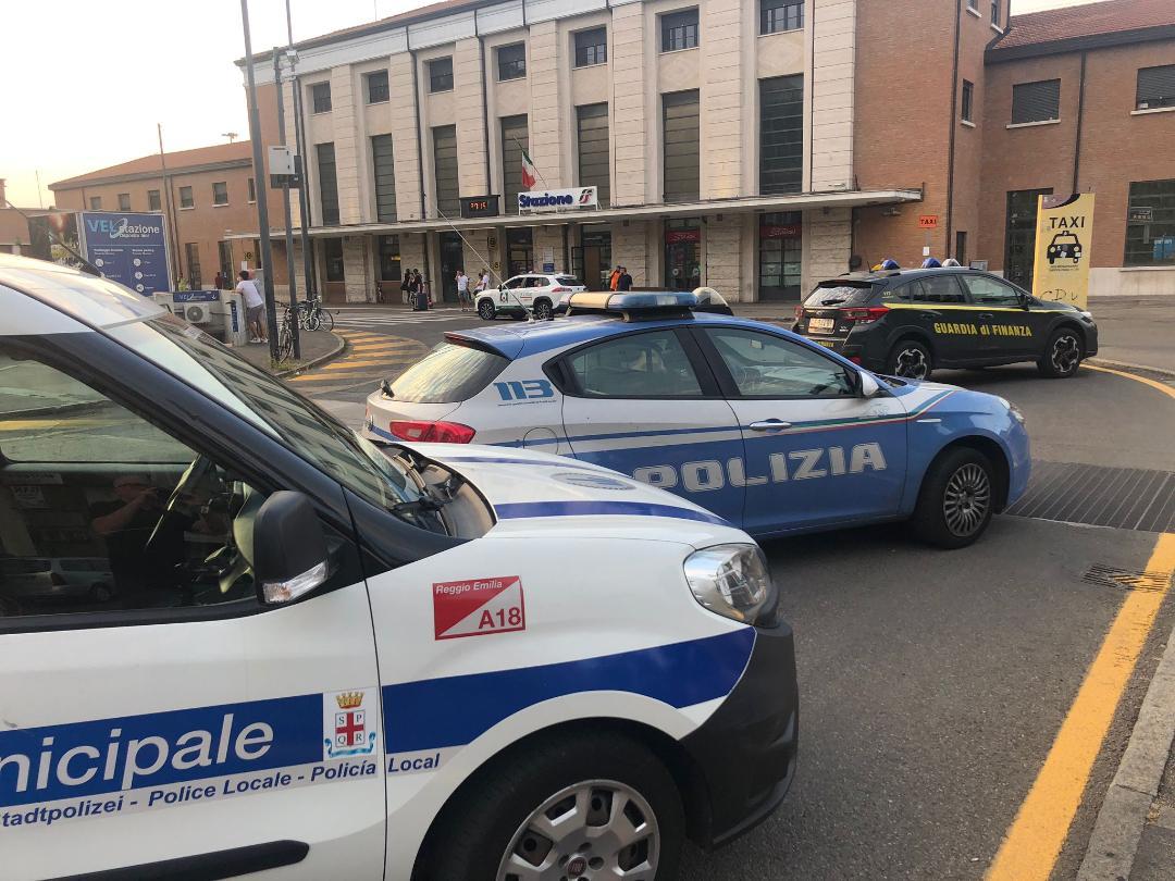 «La zona stazione è fuori controllo». Residenti e commercianti pronti a scendere in piazza