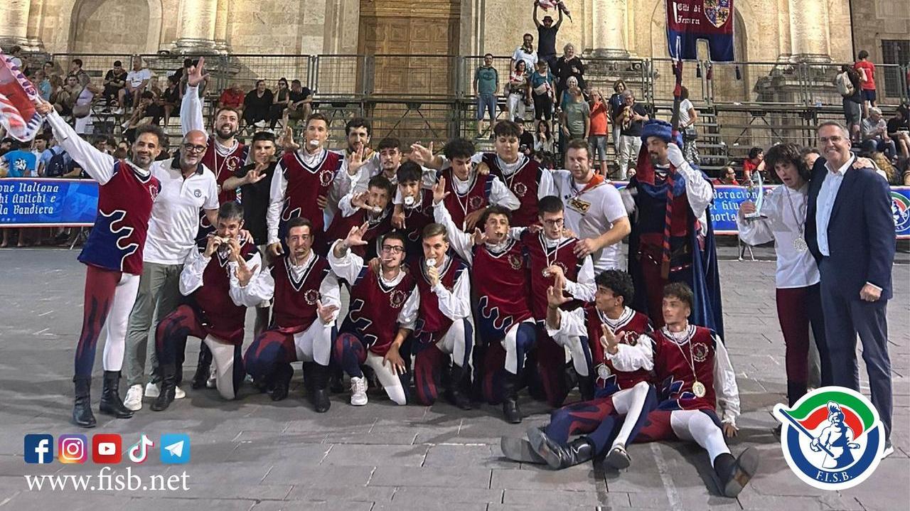 Ferrara, il Borgo San Giovanni vince la Tenzone Argentea Ascoli 2024