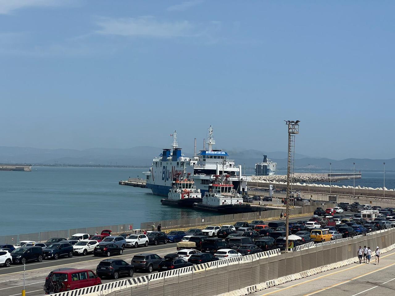
	L'imbarco a Portoferraio (foto Gi&ograve; Di Stefano)

