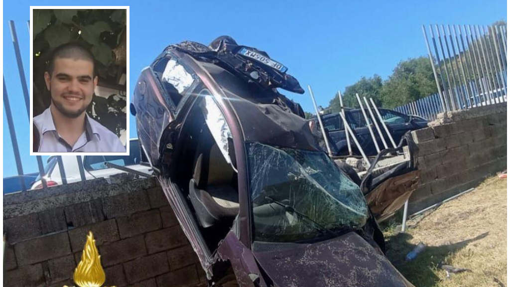 Francesco Pintore e l'auto sulla quale viaggiava