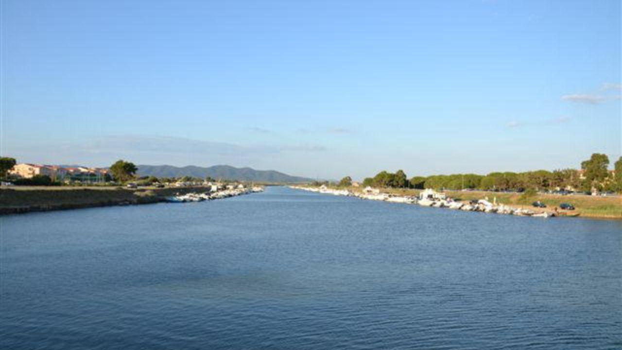 Il fiume Bruna all'altezza di Castiglione della Pescaia (foto di archivio)