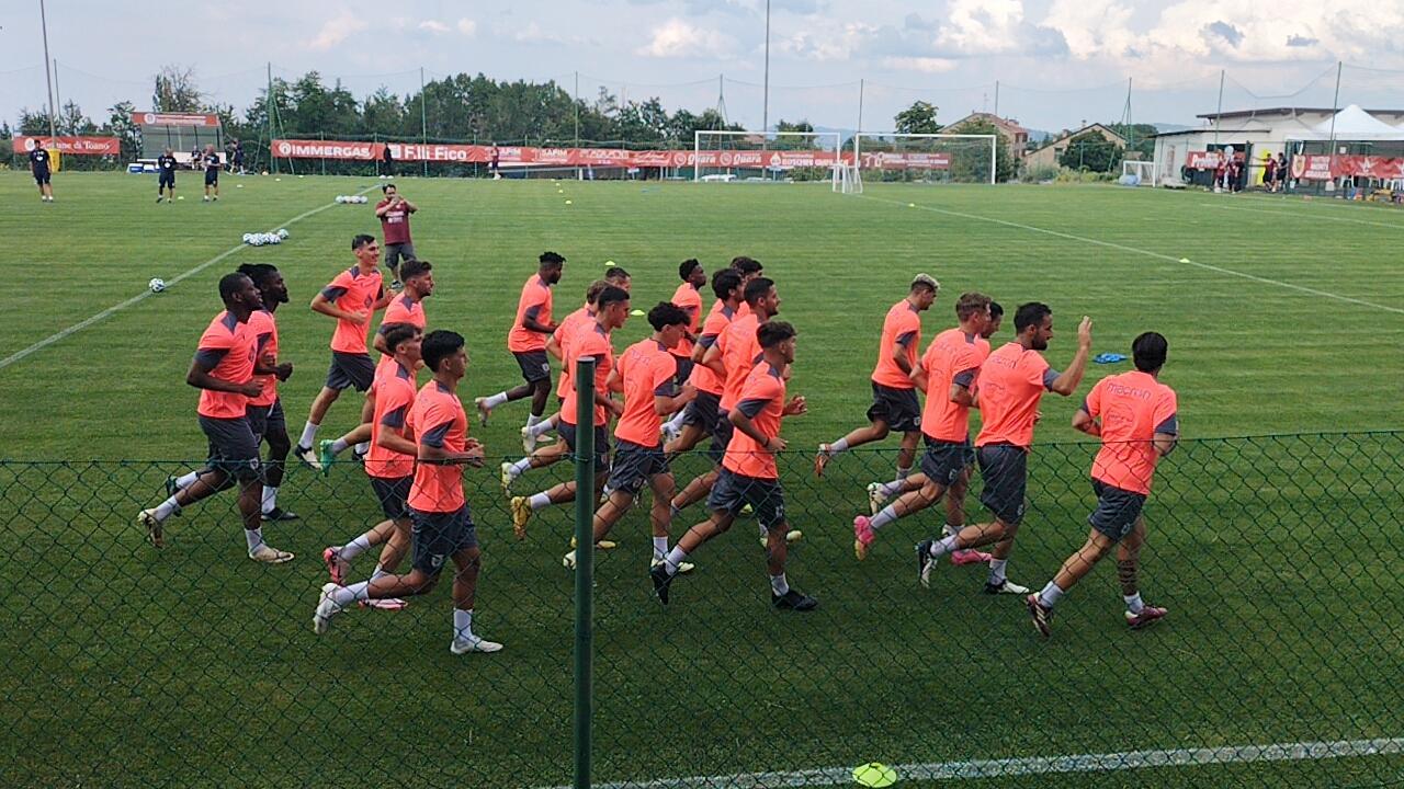 Reggiana, al via il ritiro: primo allenamento a Toano
