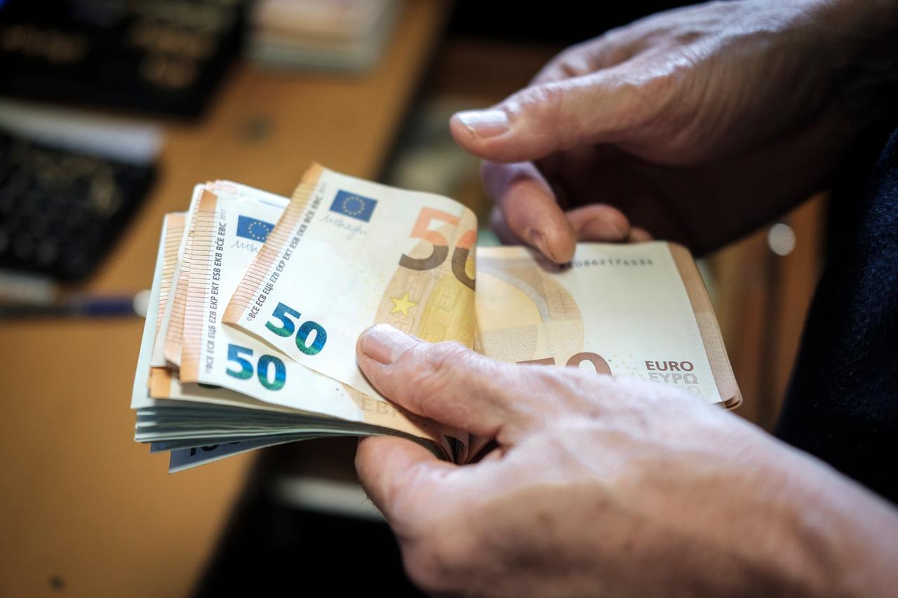 Meno soldi in banca, in un anno in Toscana depositi calati di 2,3 miliardi. Le soluzioni per una crescita