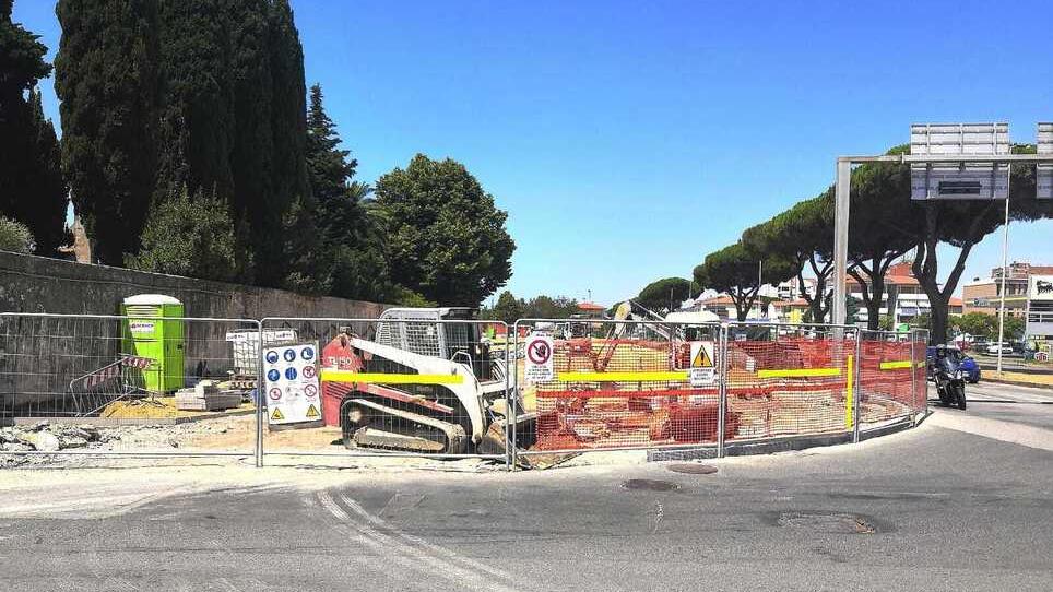 Livorno, parco di via Firenze: 400 alberi, area giochi e le rotaie del trenino