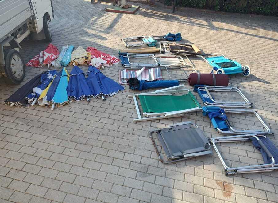 Cecina, via ombrelloni e lettini abusivi: ecco l’operazione “sparecchia spiagge”. Cosa dice l’ordinanza
