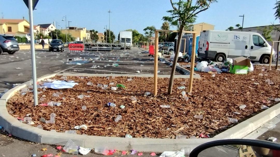 Risse, ubriachi e sporcizia: il carnevale estivo di Sorso rovinato dai disordini