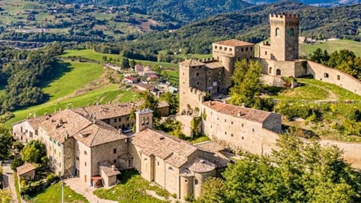 Al castello di Montecuccolo tra viandanti e Medioevo