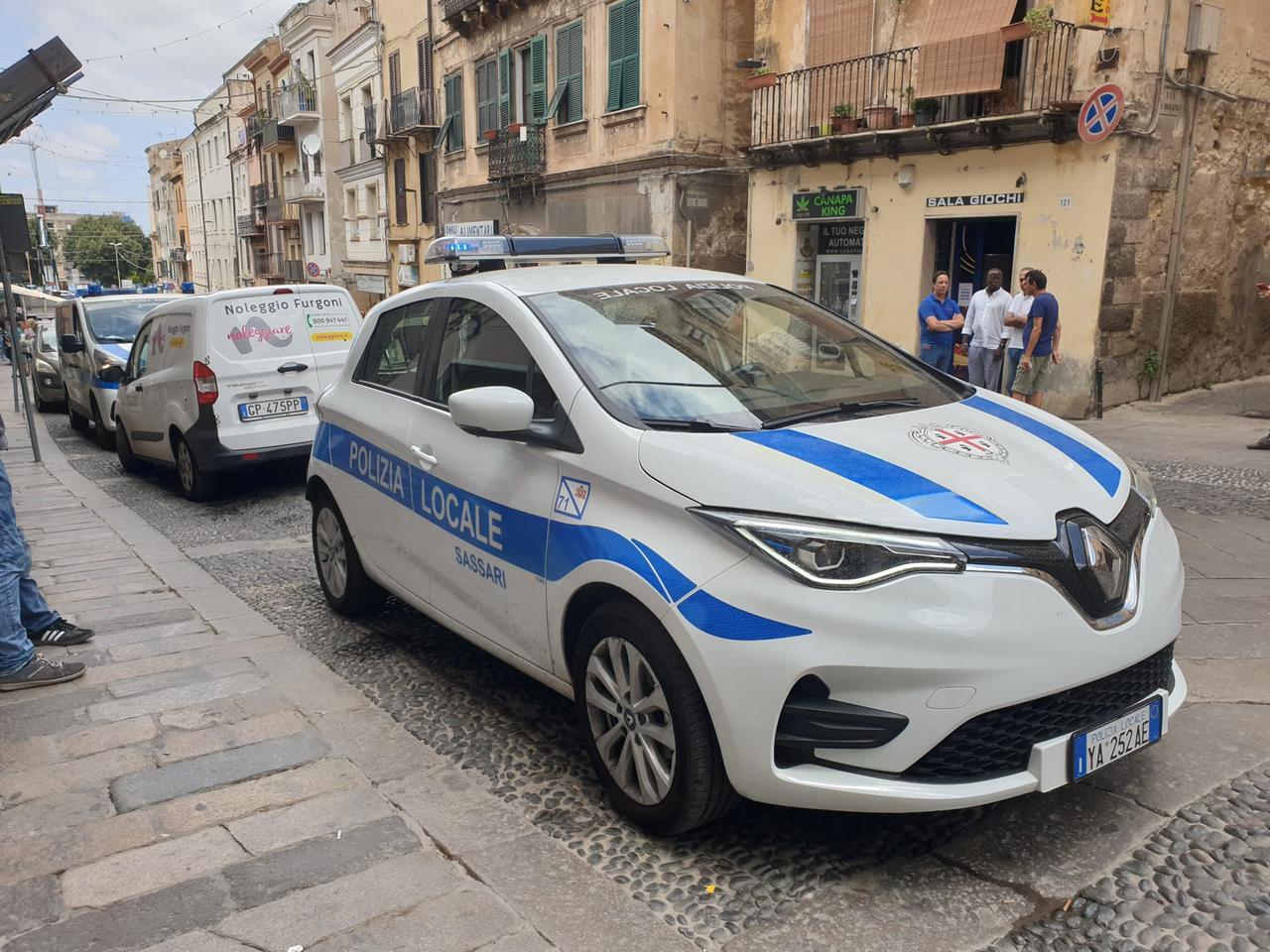 
	Un'auto della polizia locale a San Donato (foto Nuvoli)

