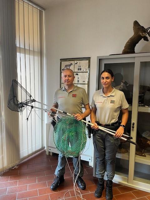 Poggio a Caiano, la polizia provinciale mette in fuga un pescatore abusivo