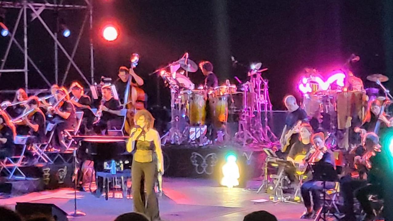 Cabras, grandi emozioni a Tharros con Fiorella Mannoia: stasera si replica