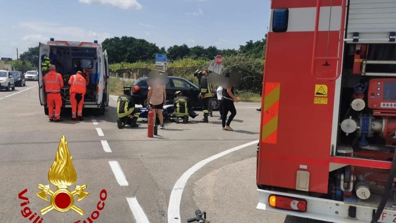 Arzachena, scontro tra auto e moto: una persona in ospedale