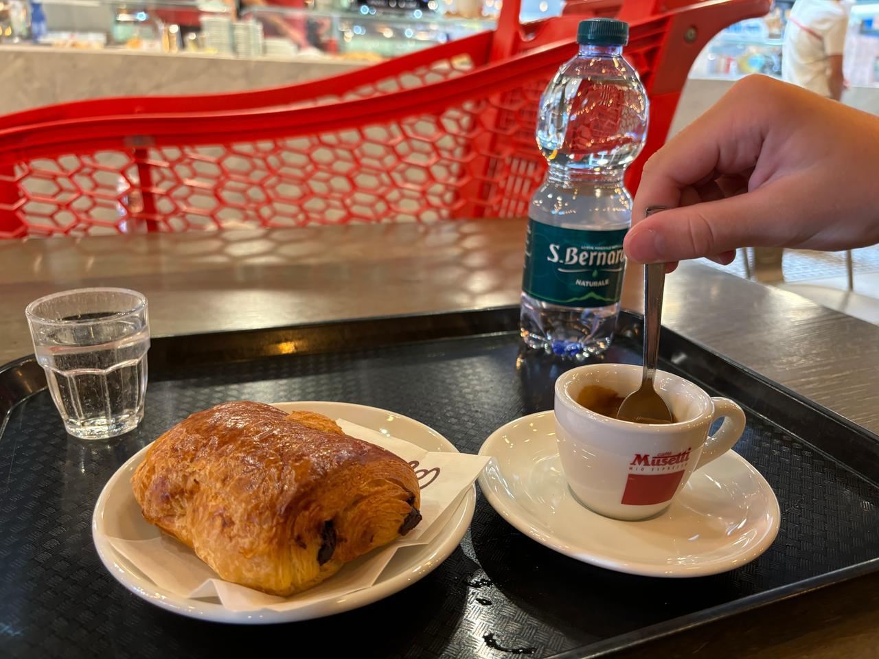 Ferrara, “cara” colazione: quasi 3 euro per un caffè e una pasta