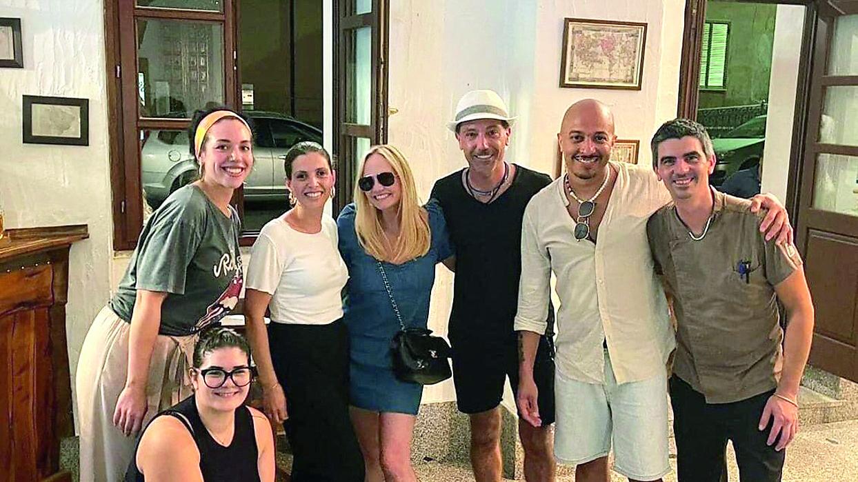 Baby Spice va a Telti, in Costa c’è Victoria