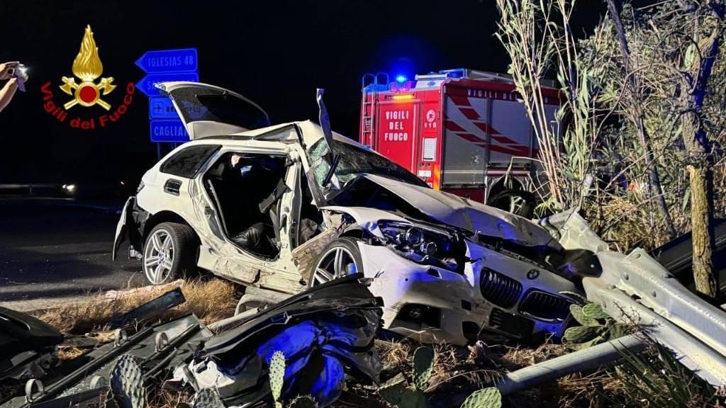 Terribile schianto nella notte lungo la statale 130 per Elmas: sei feriti, tre in codice rosso