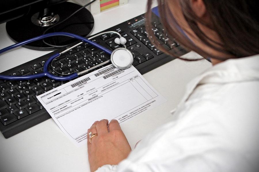 Sanità Toscana, giornata di problemi per avere le ricette elettroniche dal medico