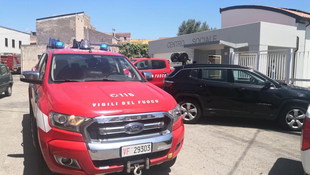 Incendio al centro sociale di Magomadas, spento dopo pochi istanti per una coincidenza