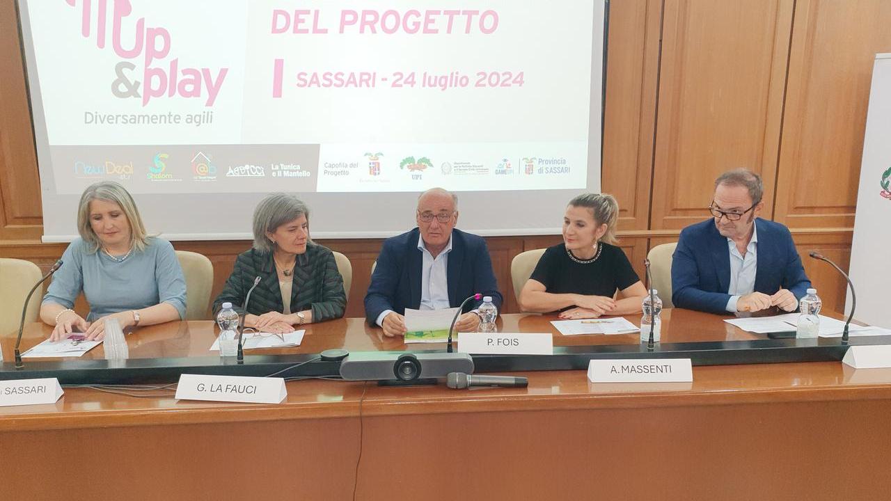 L'inaugurazione del centro di rigenerazione sociale (foto Ivan Nuvoli)