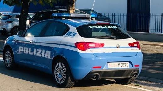 Viareggio, ricercato per tentata rapina al parroco di Grosseto arrestato mentre dorme in un’aiuola