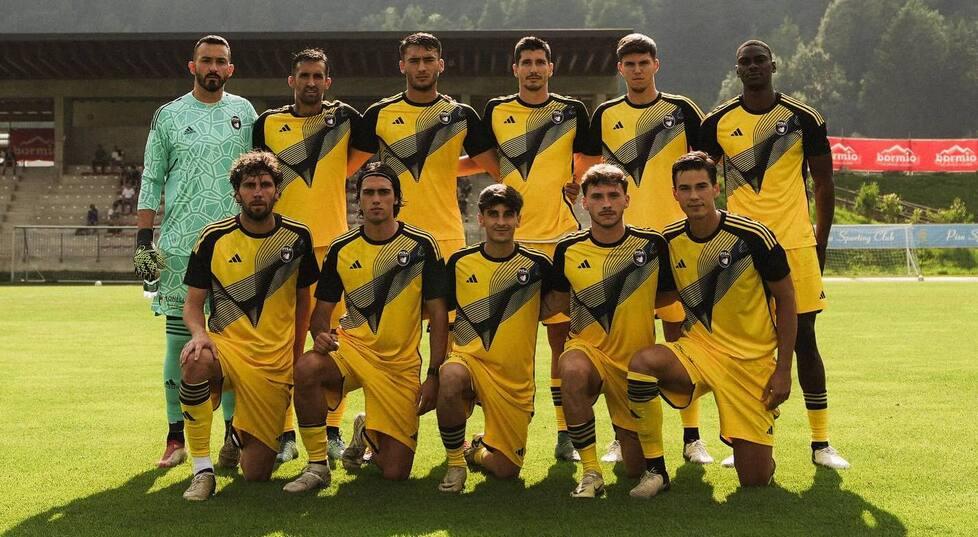 La formazione del Pisa scesa in campo per una delle due amichevoli nel ritiro di Bormio (Foto Pisa calcio)