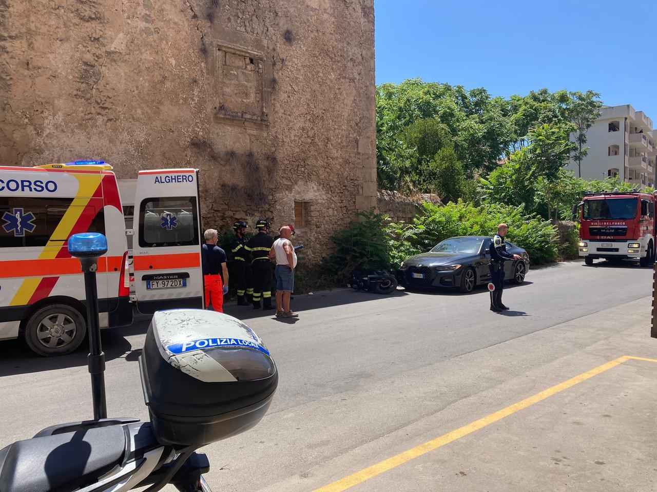 Alghero, scontro auto-moto in via degli Orti: ferito lo scooterista