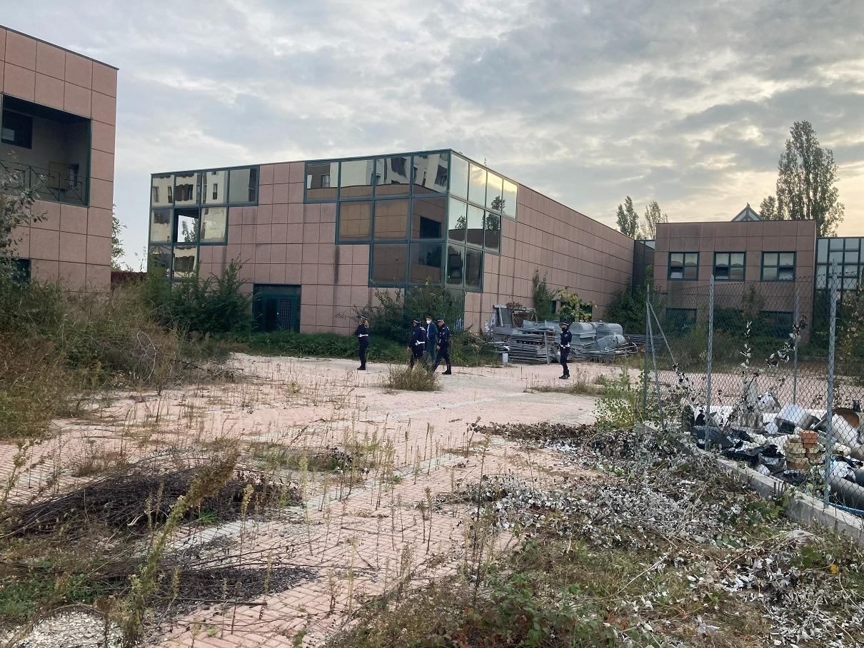 Ferrara, Palazzo degli Specchi pericoloso: bisogna bonificare. Paga il Comune