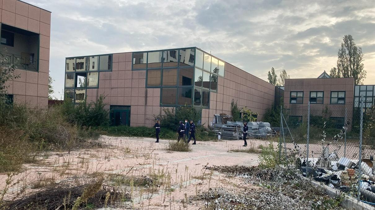 Ferrara, Palazzo degli Specchi pericoloso: bisogna bonificare. Paga il Comune