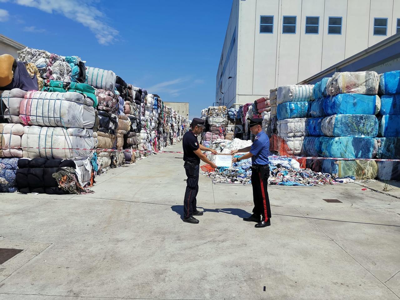 Occhiobello, 13mila rotoballe di tessuto stoccate in modo illegale