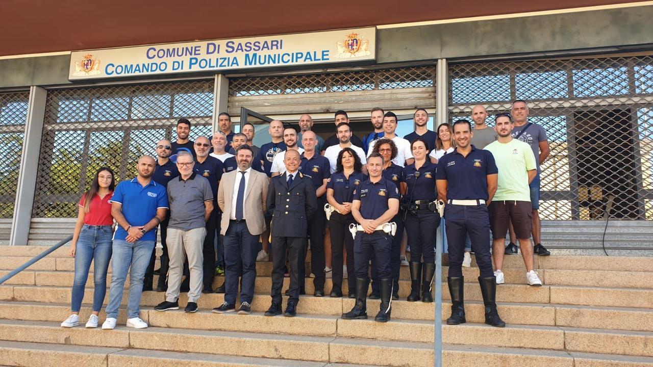 Sassari, il buon esempio della polizia locale: 30 agenti donano il sangue