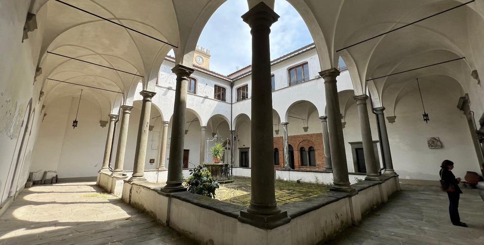 Il chiostro del convento
