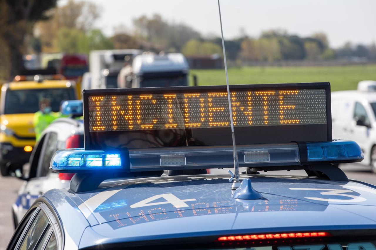 Incidente sulla Romea, automobilista ferito e traffico bloccato da Lido Spina