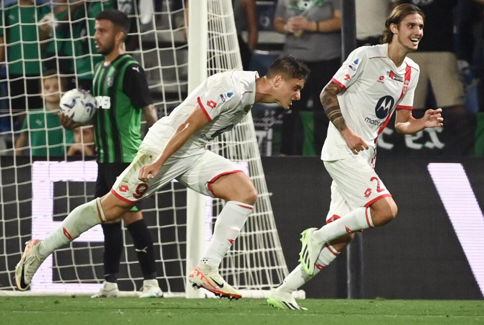 Colombo dopo un gol con la maglia del Monza