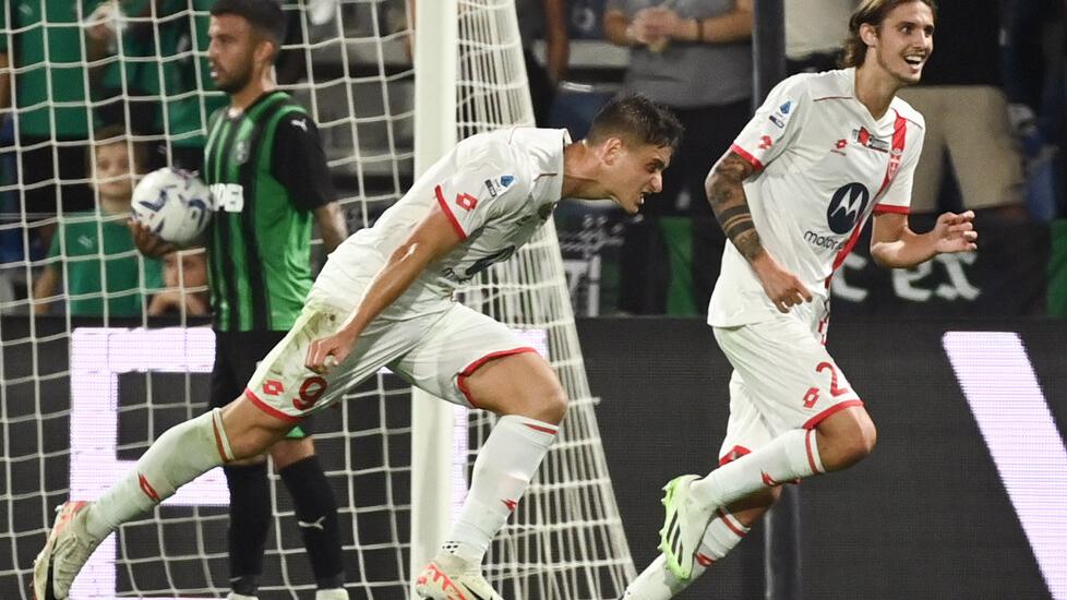 Colombo dopo un gol con la maglia del Monza