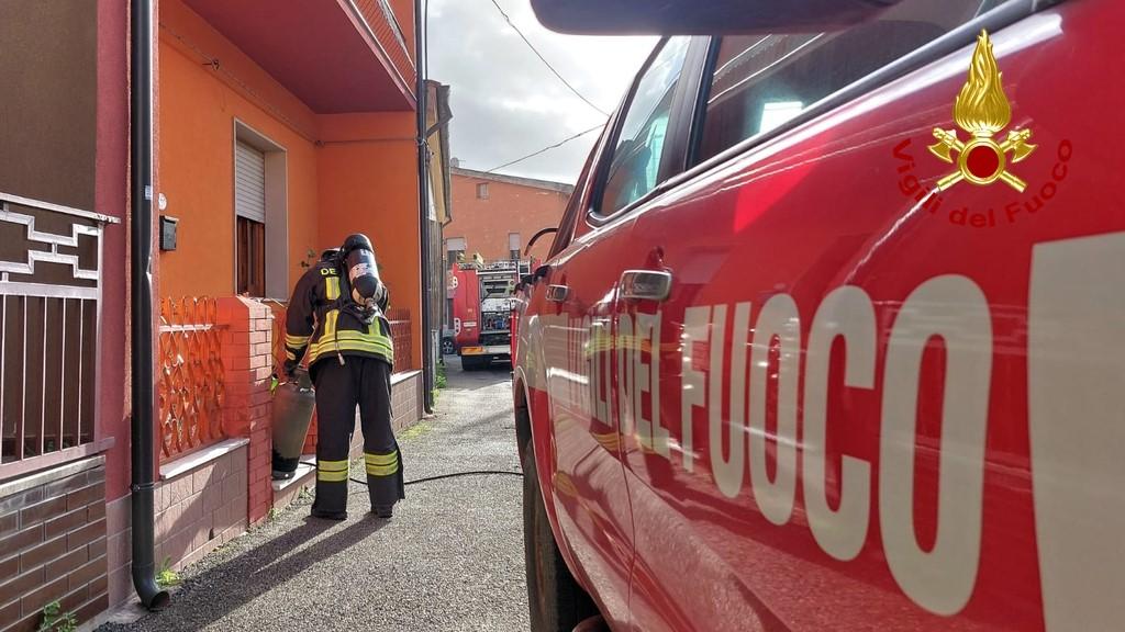 Sedilo i vigili del fuoco durante un intervento di soccorso