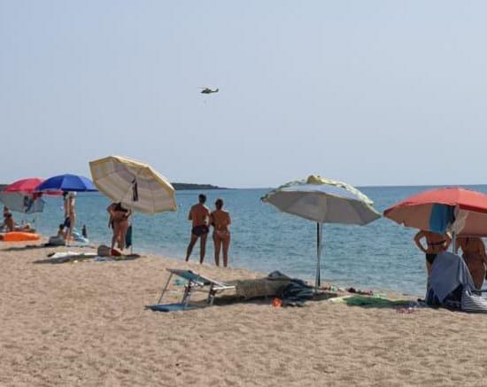 Orosei, ha un malore in spiaggia: muore Francesco Mangia
